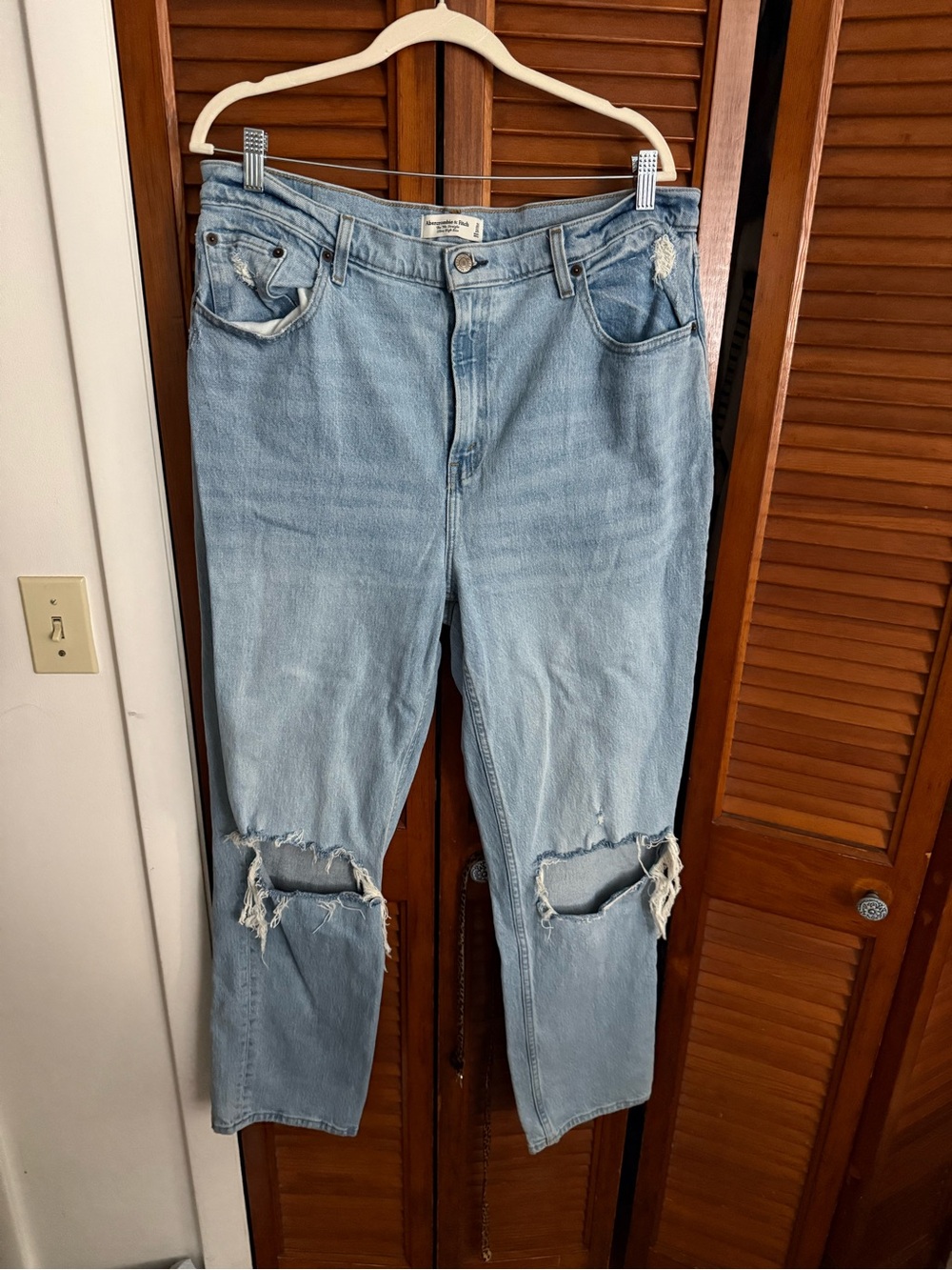 Abercrombie & Fitch 90s Straight Ultra High Rise Ripped Jeans 33 16 Long